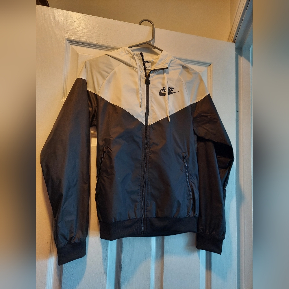 Nike Black and White Windrunner Zip-up Jacket